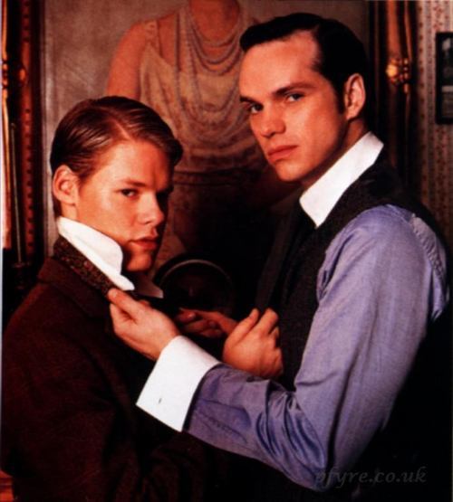stories/713/images/Randy-and-Peter-Paige-randy-harrison-34376807-500-555.jpg